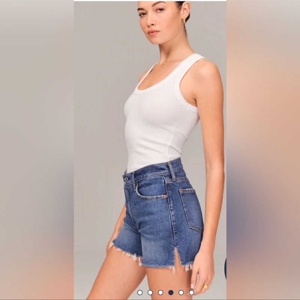 High rise 4” mom shorts. NWOT